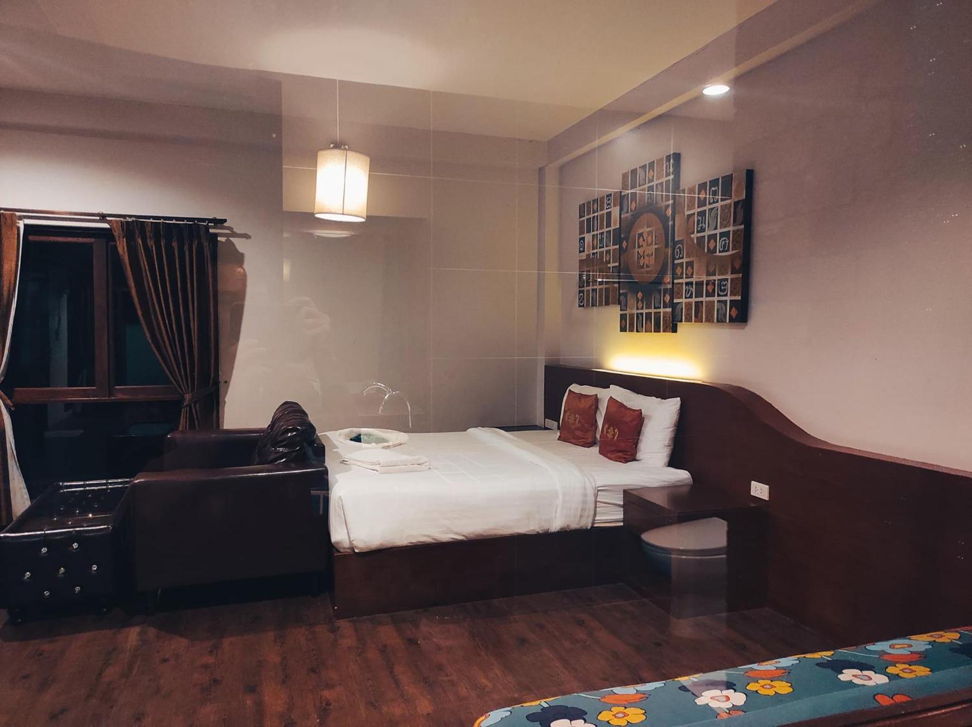 Foresto Sukhothai Guesthome Rum bild